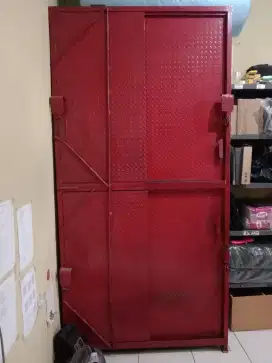 DIJUAL BERANGKAS PENYIMPANAN BARANG/PERHIASAN