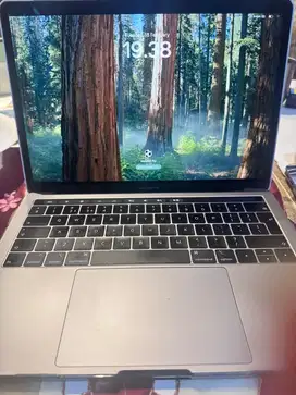 MacBook Pro 2018 13 inch Touch Bar i5 RAM8GB 512GB