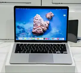 Macbook Air 2020 13 inc  Chip Apple M1  Ram 8/256GB A-DC