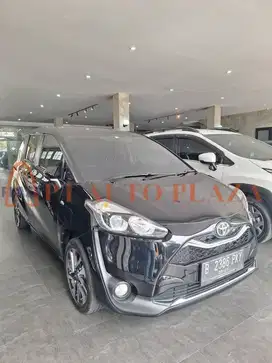 TOYOTA SIENTA V AT 2021 HITAM