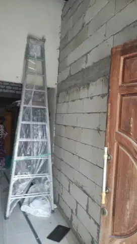 Tangga lipat bahan alminium