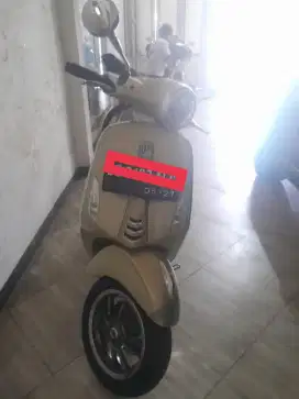 Di jual vespa primavera 150 75 th Anniversary