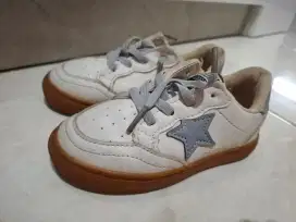 Sneakers anak toddler