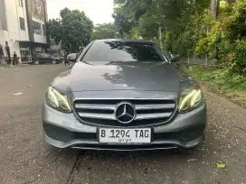 Mercedes E250 Avantgard 2017 tangan pertama LOW KM original 100%