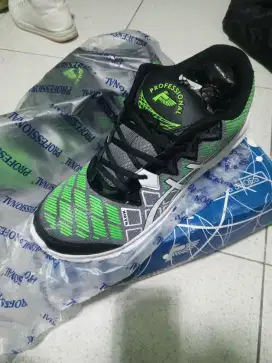 Sepatu Professional size 45 kecil, size 43 nyaman pakai