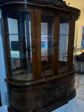 Lemari pajangan jati asli tua jepara