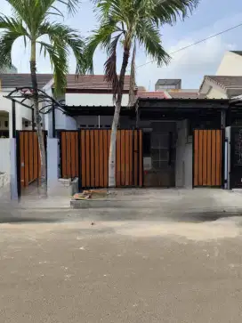 Dijual Rumah brand new di kota Harapan Indah Bekasi cluster Ifolia