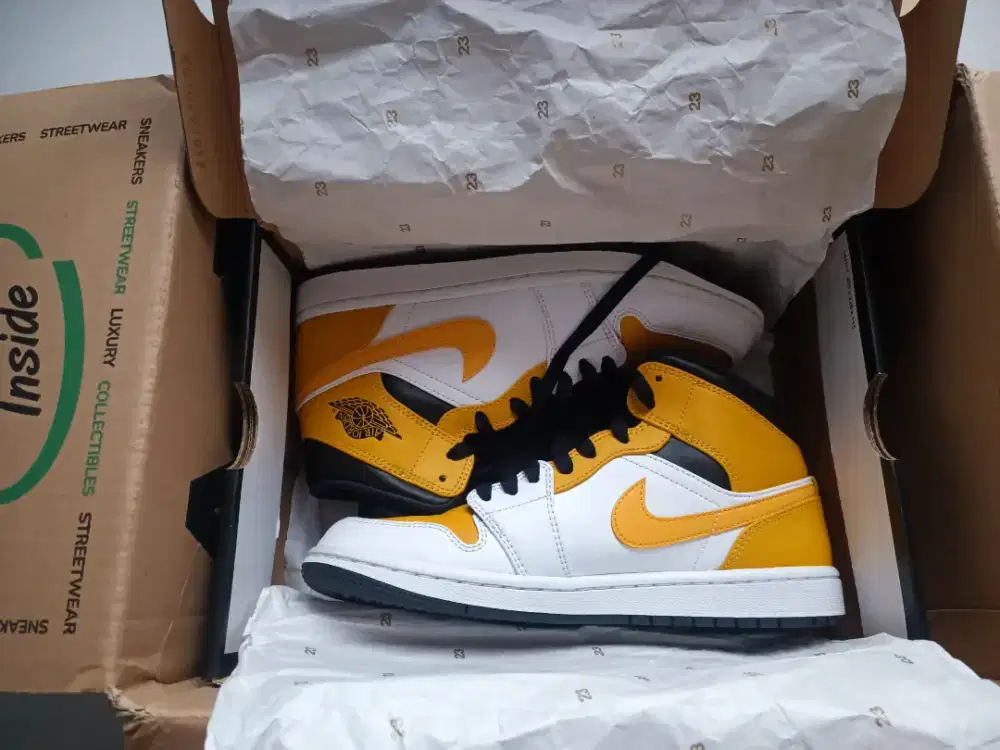 Nike Air Jordan Mid University Gold