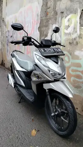 Bissmillah dijual motor Honda beat street 2022