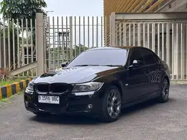 BMW E90 325i LCi 2010 Good Condition