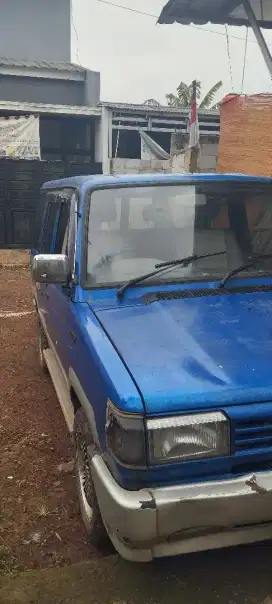 Kijang Rover biru metalik nego