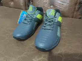 Sepatu Hi Qua warna abu