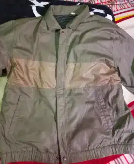 Jaket berpuring salur
