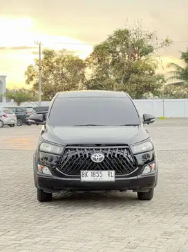 Toyota Innova Reborn 2.4 G Diesel A/T Hitam