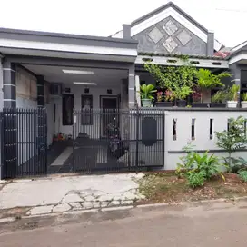 Rumah siap huni di Kencana Loka, BSD