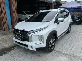 Dp 4jt. MITSUBISHI XPNDER CROSS PREMIUM 2020 Matic / Automatic