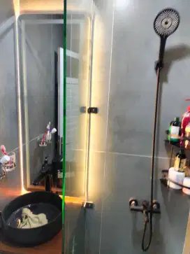 Sekat WC kaca temptred