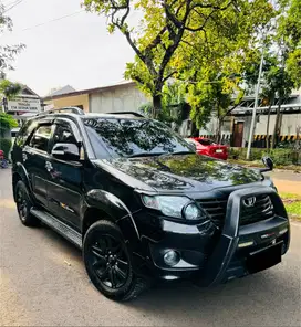 Toyota Fortuner 2.7G Lux Tgn1, Velg Vrz, Guanteng Siap Pakai