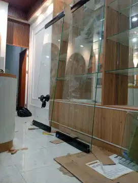 Kaca temptred dan kusen aluminium