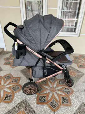 Stroller bayi / kereta dorong bayi