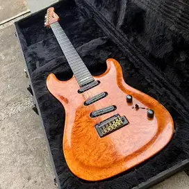 Godin Artisan ST Stratocaster - AAA Maple Top - Birds Eye Neck