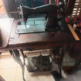 Mesin jahit kayu jati