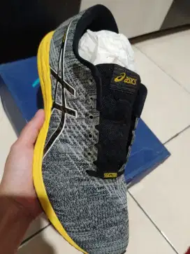 Sepatu running Asics size 41 , barang ori