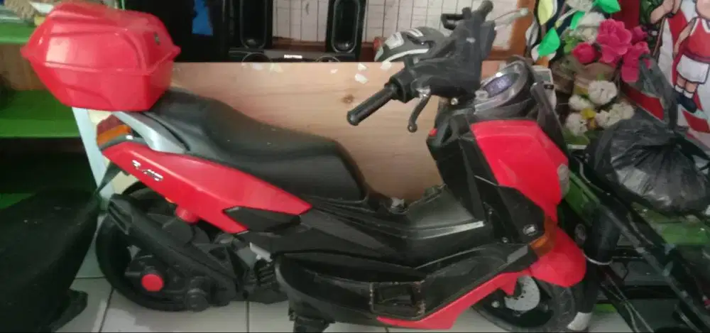 Motor mainan nmax /motor aki
