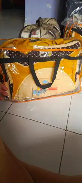Tas bayi snobby...