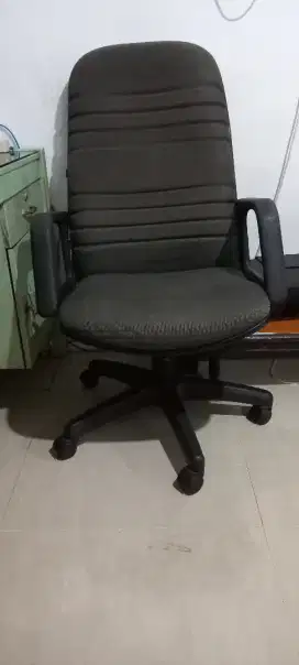 Kursi untuk Kantor dan Toko