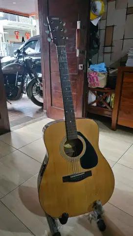 Dijual Gitar akustik Yamaha FX310 dan C315