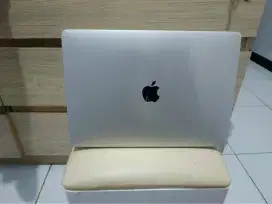 MACBOOK PRO i5 2017