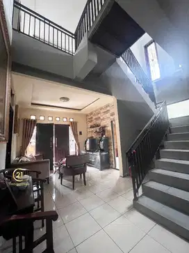Dijual rumah Hook bagus murah di Permata Bintaro Sektor 9