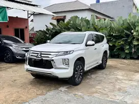 PAJERO DAKAR 4x2 Matic diesel 2022 Tgn pertama cakep bos