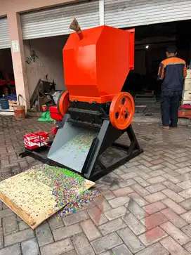 Mesin Pencacah Plastik kapasitas 200kg disel 24pk