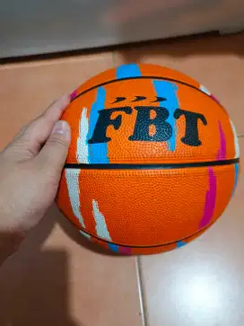 Dijual cepat bola basket FBT