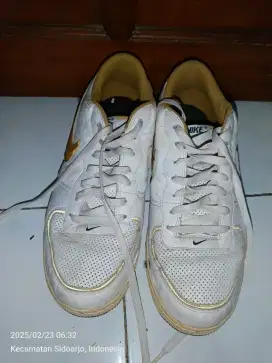 Jual sepatu nike .bu.chat / wa.siapa cepat dia dapat.