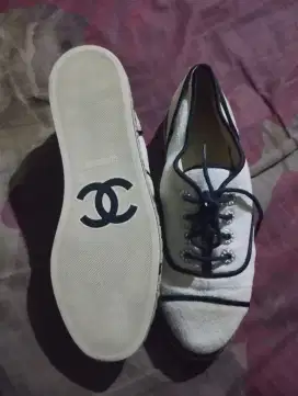 Sepatu Channel second