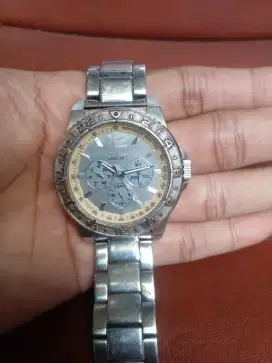 Jam tangan Guess