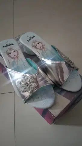 Sepatu anak frozen