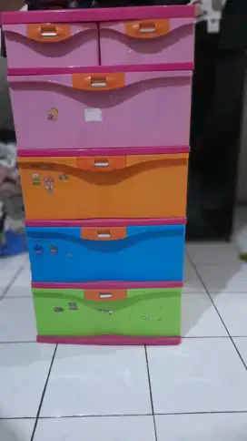 Lemari plastik susun