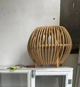 Kursi stool rotan bekas pakai