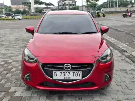 Mazda 2 R at 2017 KM 90 rb merah