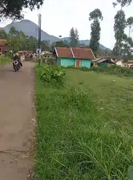 Tanah pinggir jln dekat pasar pangalengan