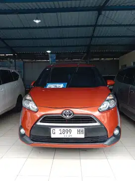 Toyota Sienta G cvt matic 2016 oranye metalik no spet