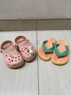 2 Sandal anak preloved / size S dan 27 / insole 17.5cm dapat 2 sandal