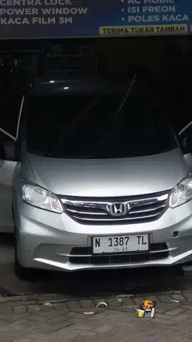 HONDA FREED 1.5 S