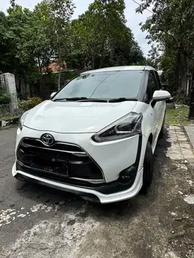 Dijual Toyota Sienta Q  2016 TERAWAT