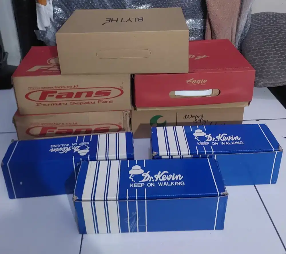 Sepatu berbagai merk cepek aja masih baru