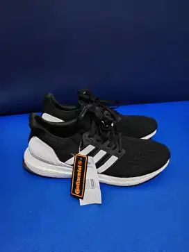 Sepatu adidas ultraboost hitam putih